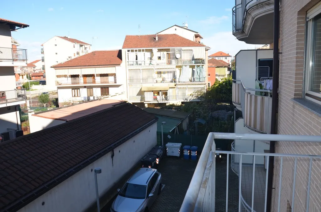 Immagine per Appartamento in Vendita a Moncalieri Via Pascoli 4
