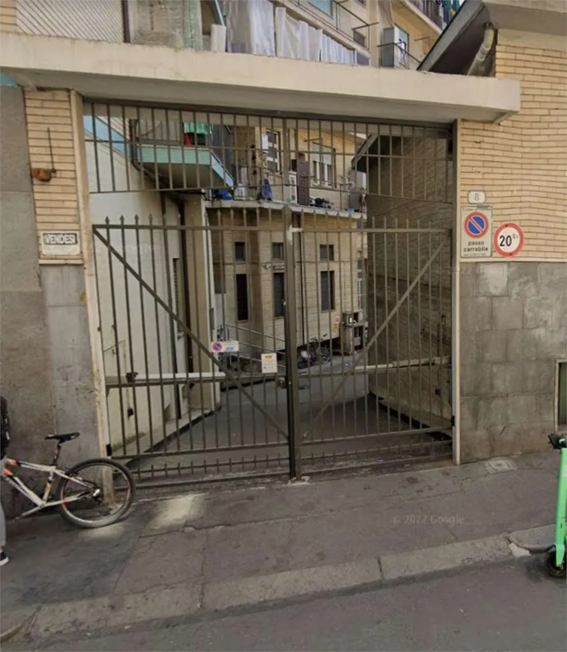 Immagine per Magazzino in asta a Torino via Rivarolo 8