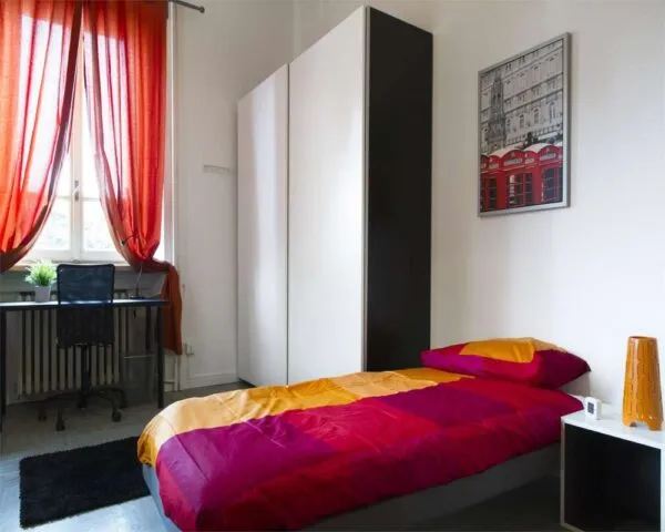 Stanza Milano