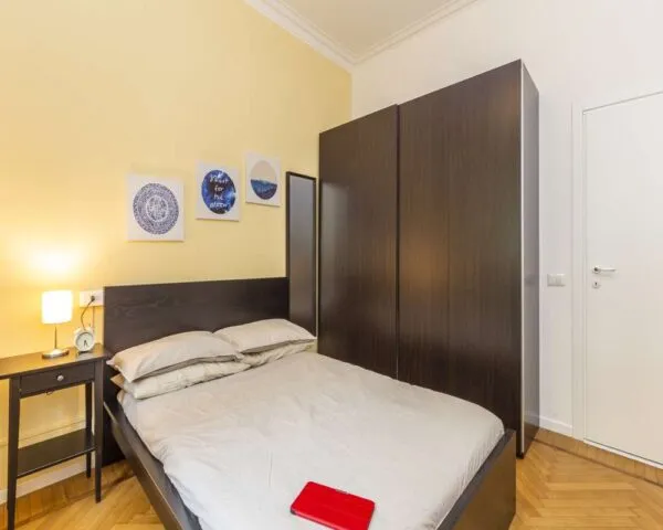 Stanza Milano