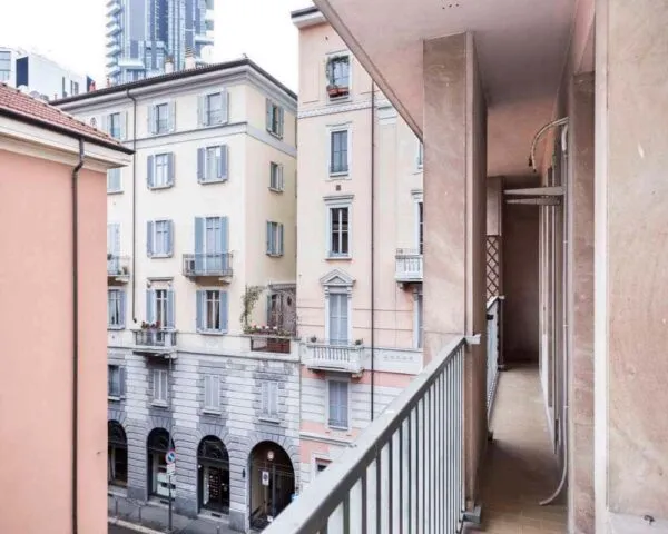 Stanza Milano