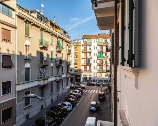Stanza Milano