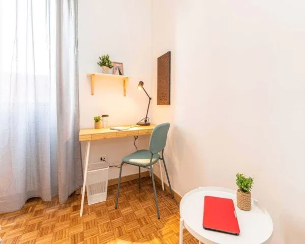 Stanza Milano