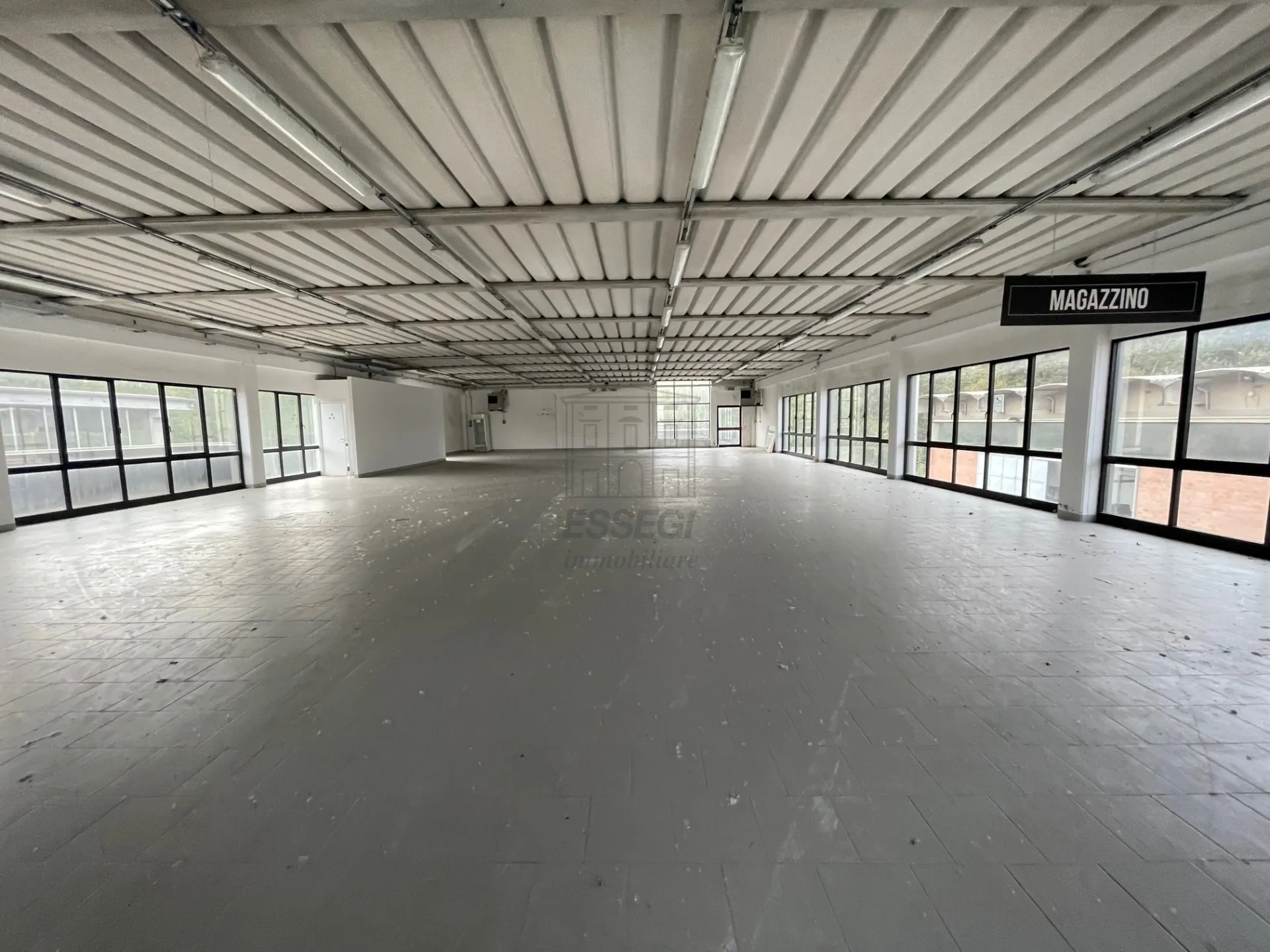 Immagine per Commerciale in vendita a Lucca strada Comunale Sorbano 1