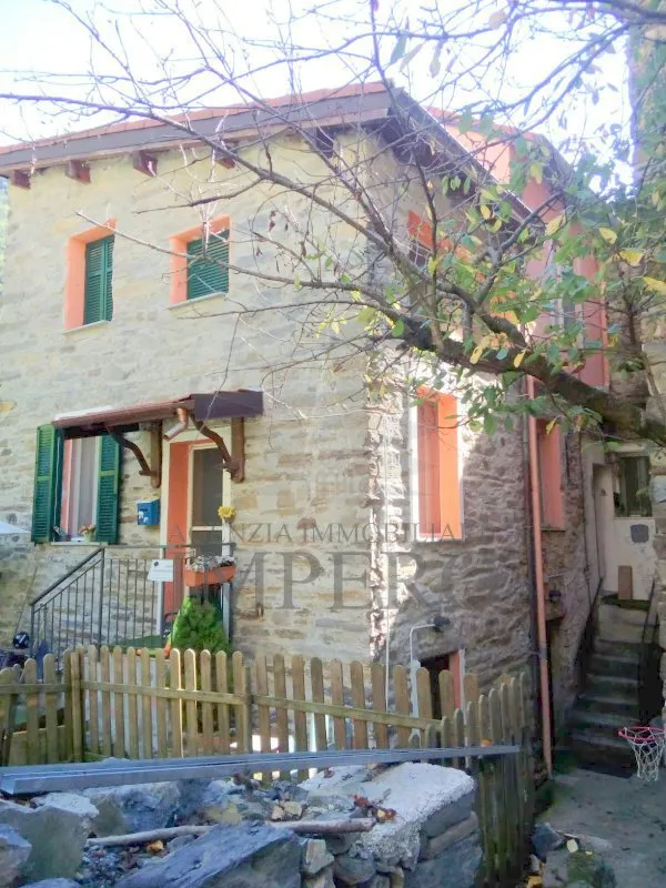 Immagine per casa in vendita a Pigna via Iv Novembre