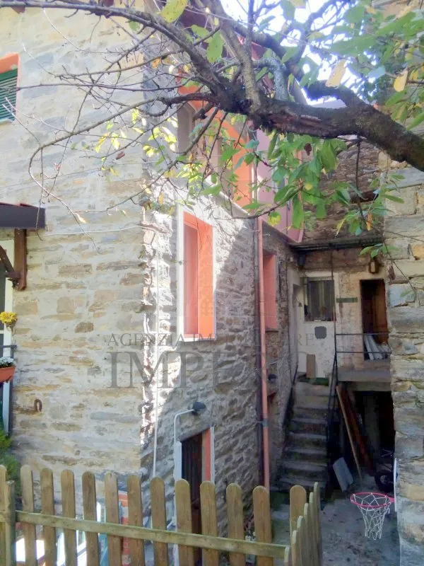 Immagine per casa in vendita a Pigna via Iv Novembre