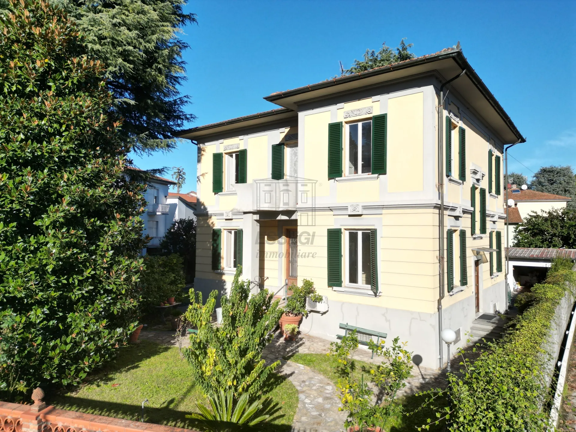 Immagine per Villa in vendita a Lucca via Barsanti E Matteucci