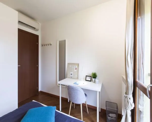 Stanza Milano