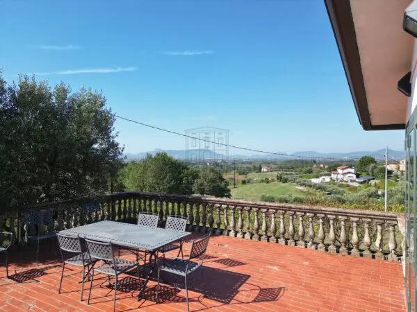 Villa via Dei Pieroni, Capannori