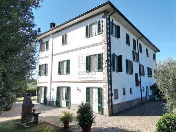 Villa via Dei Pieroni, Capannori