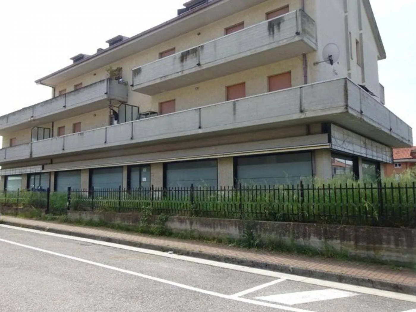 Immagine per Locale commerciale in affitto a Colli del Tronto via Giacomo Leopardi