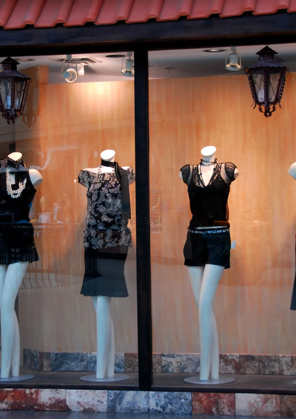 Immagine per Locale commerciale in vendita a Lucca viale Giovanni Pacini 115