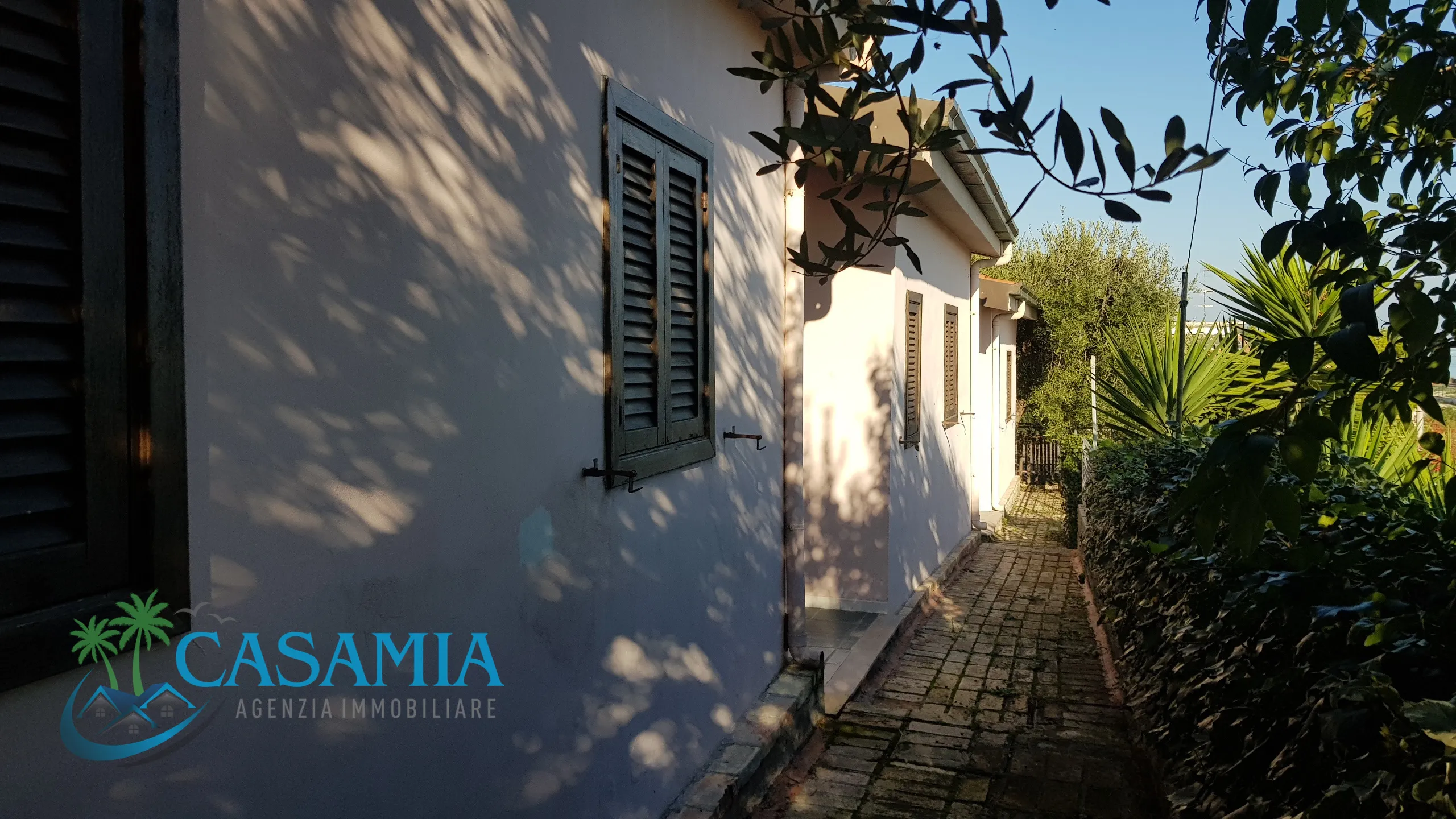 Immagine per Villaggio Turistico in vendita a Cupra Marittima via Adriatica Sud 44