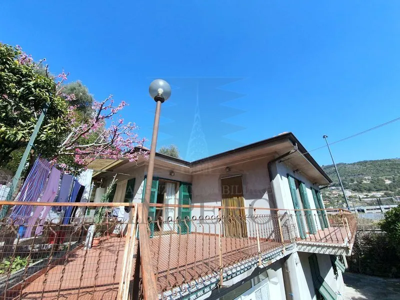 Immagine per Villa bifamiliare in vendita a Camporosso corso Della Repubblica 74