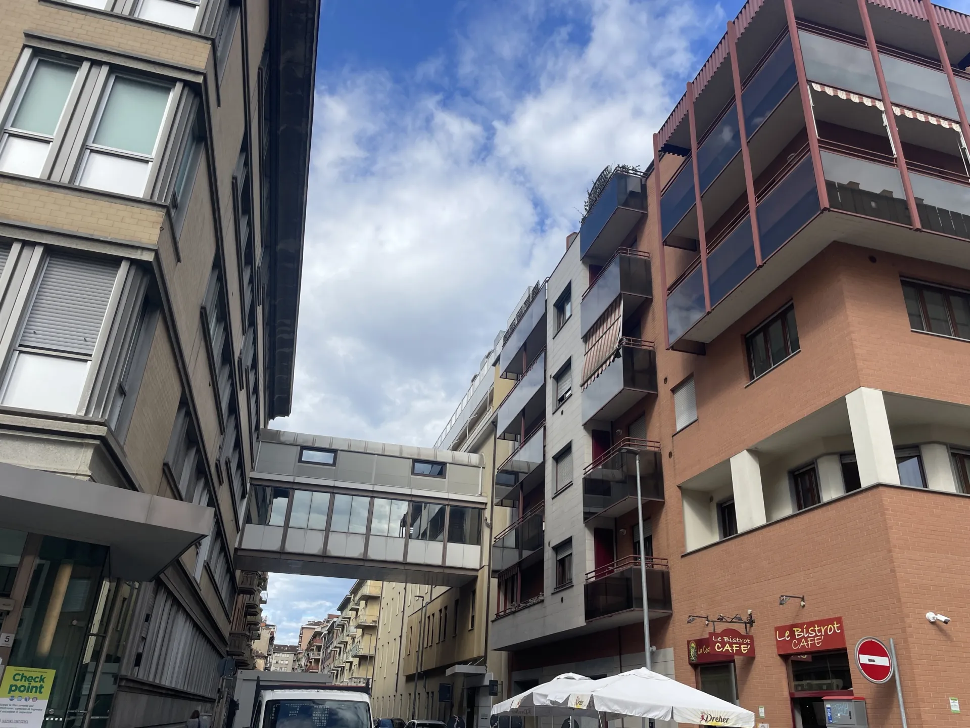 Immagine per Locale commerciale in vendita a Torino via Cellini 7C