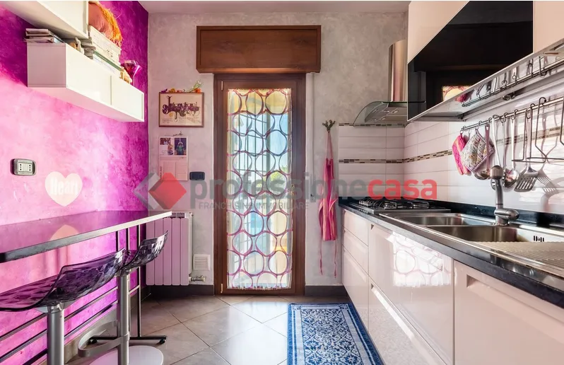 Immagine per casa in vendita a Pomezia via Volterra