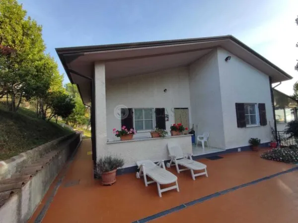 Villa via Della Maestà 4/a, Fosdinovo