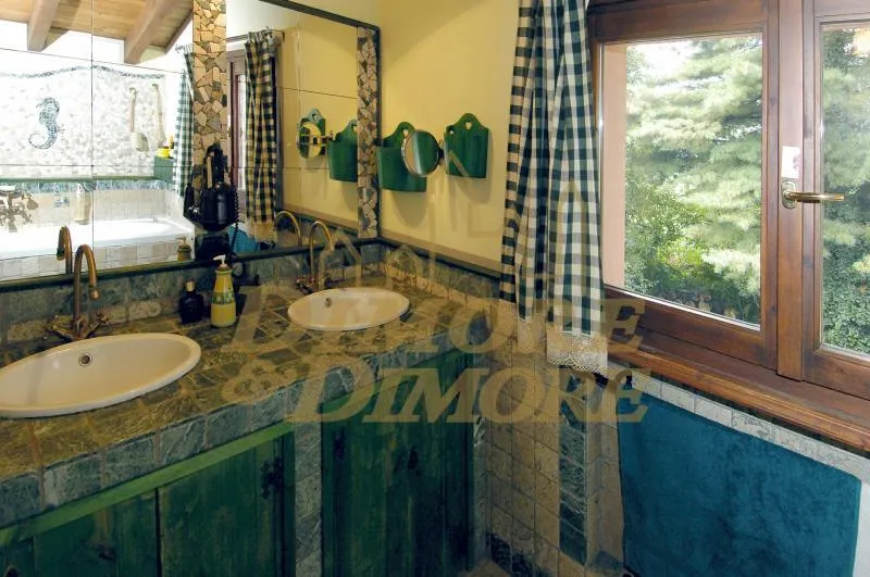Immagine per Villa in vendita a Borgo Ticino via Giordano Bruno 21