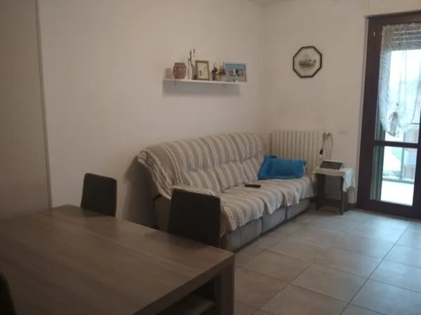 Monolocale via Foscolo 13, Trecastelli