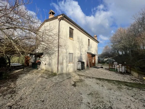 Villa Trifamiliare via Palazzi 8, Cupramontana