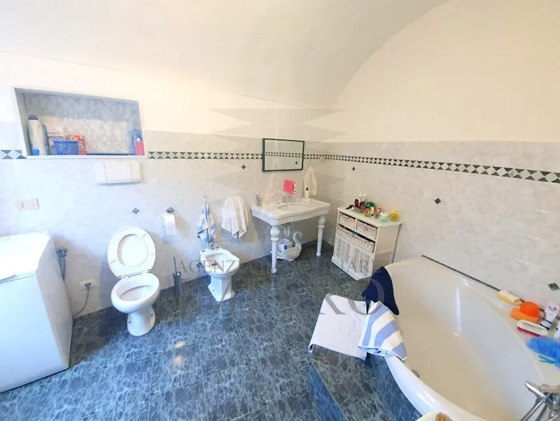 Immagine per Bilocale in vendita a Ventimiglia via Vico Sotto Rocchetta 8