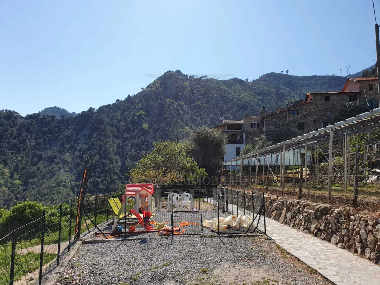 Immagine per Magazzino in vendita a Ventimiglia via Serro Inferiore 35