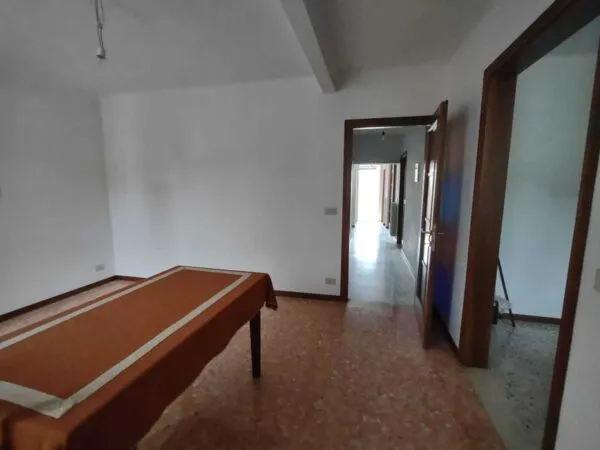 Villa Trifamiliare via San Marcello, Jesi