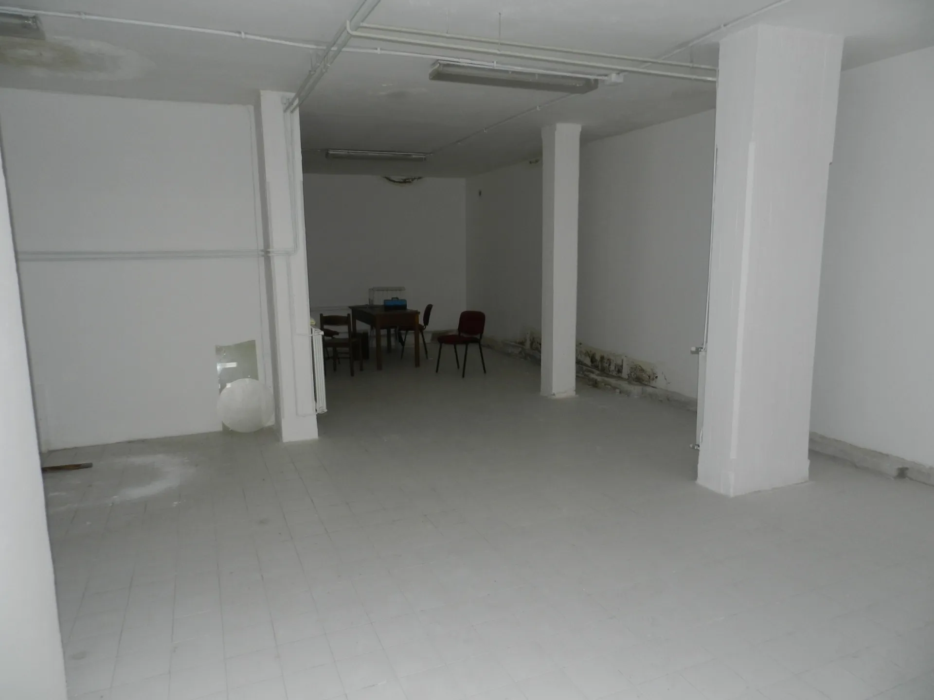 Immagine per Show Room in vendita a Roma via Degli Abeti 29