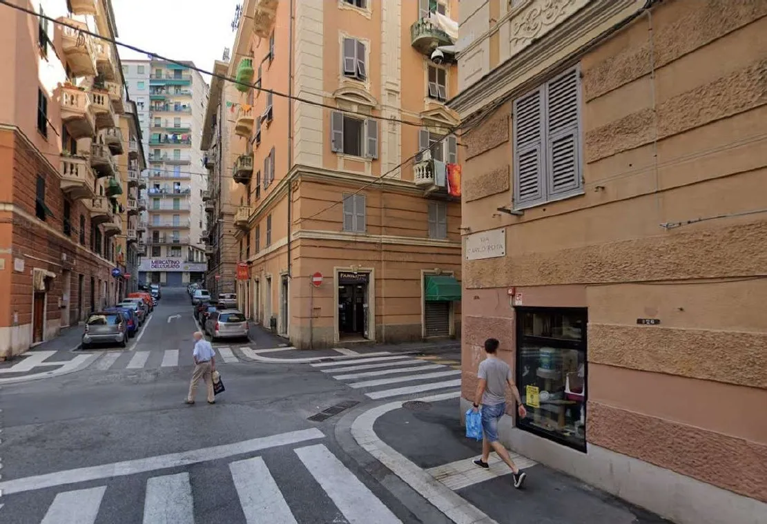 Immagine per Locale commerciale in vendita a Genova via Pietro Cristofoli 27R