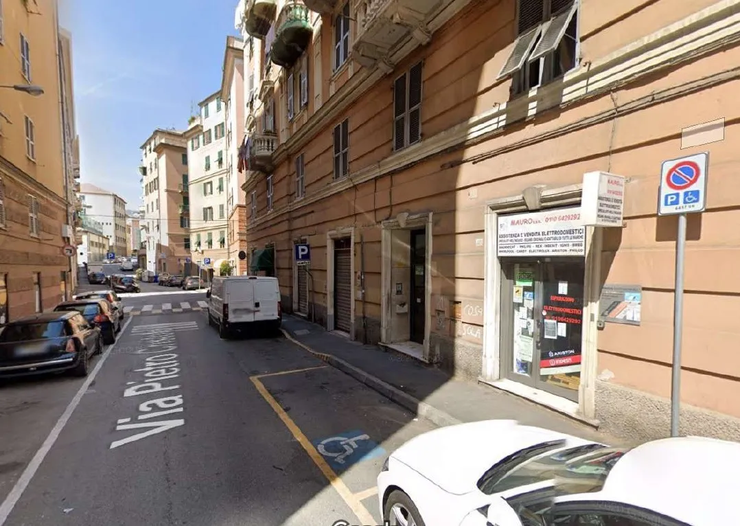 Immagine per Locale commerciale in vendita a Genova via Pietro Cristofoli 27R