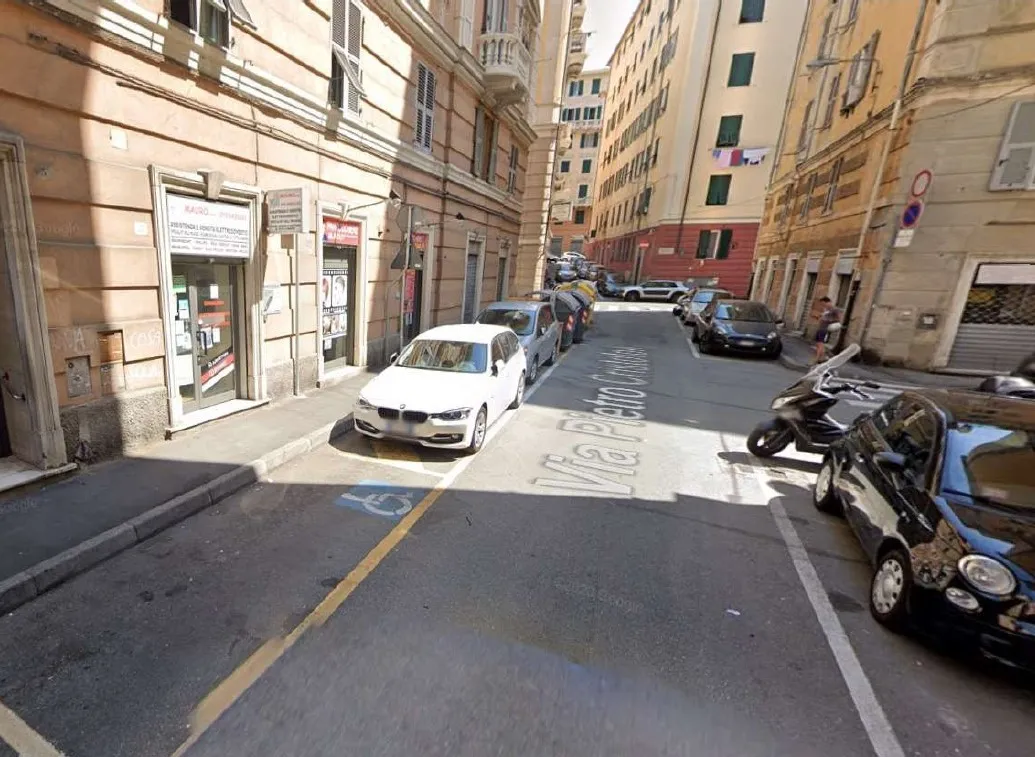 Immagine per Locale commerciale in vendita a Genova via Pietro Cristofoli 27R