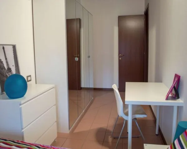 Stanza Milano