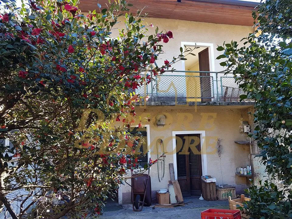 Immagine per Porzione di casa in vendita a Lesa via Vicolo San Giulio