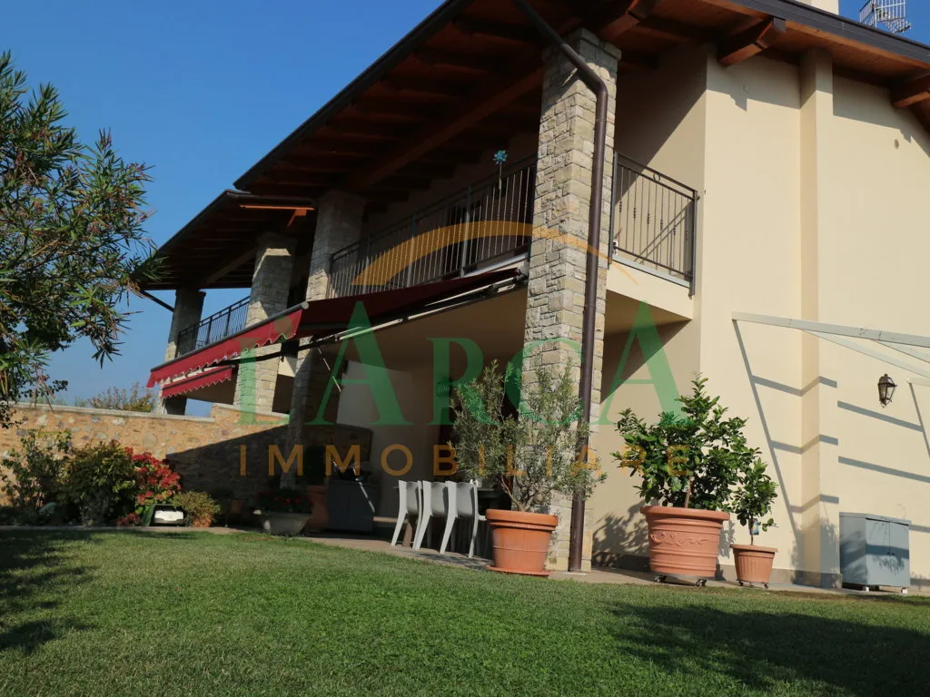Immagine per Villa bifamiliare in vendita a Corte Franca