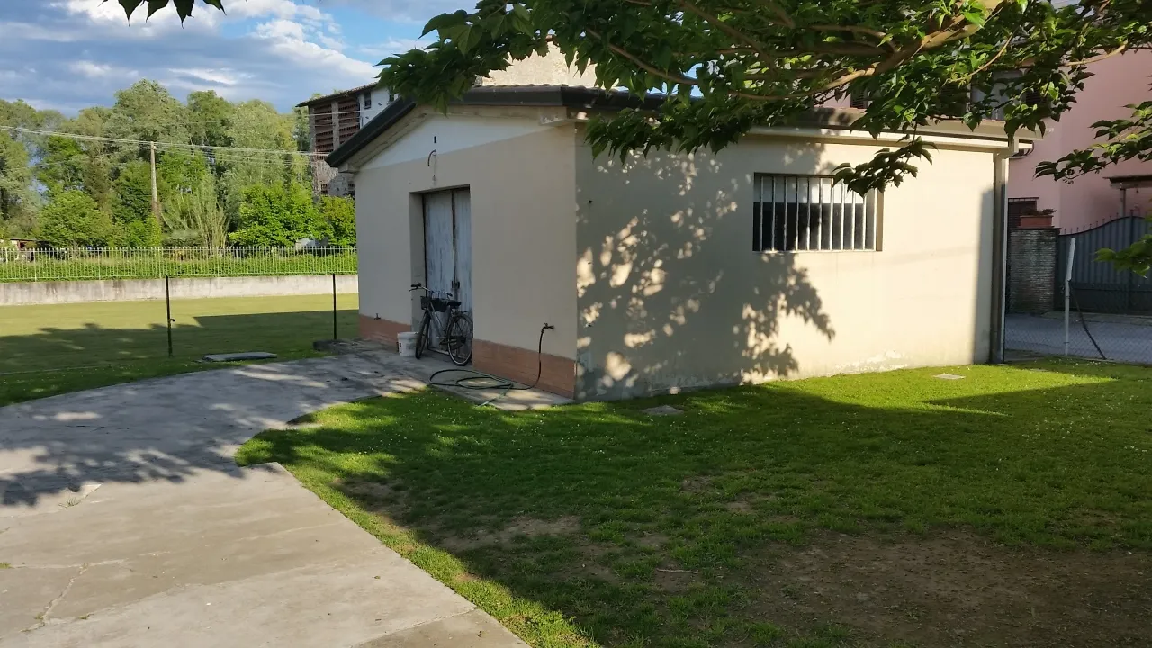 Immagine per Villa in vendita a Lucca via Della Chiesa Diciottesima