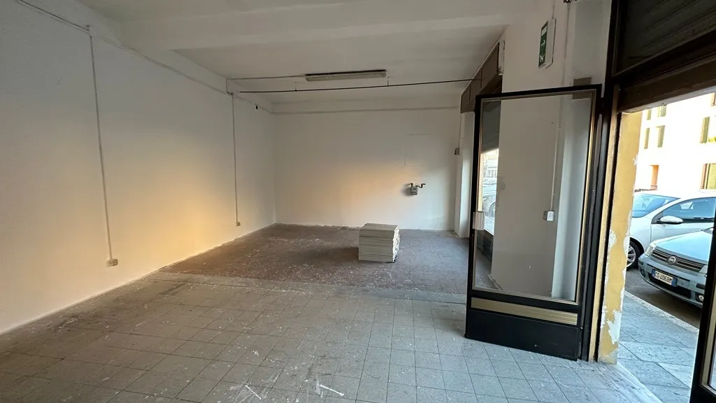 Immagine per Locale commerciale in affitto a Collecchio