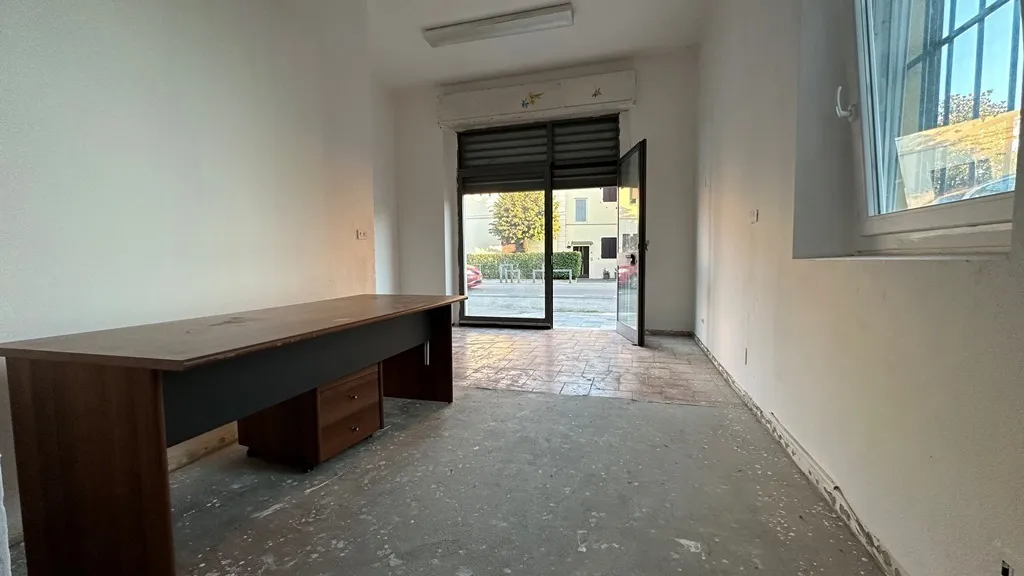 Immagine per Locale commerciale in affitto a Collecchio