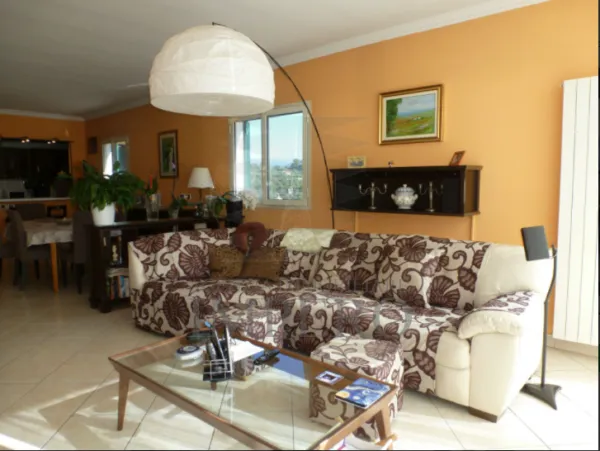 Villa Trifamiliare strada Degli Olandesi, Camporosso