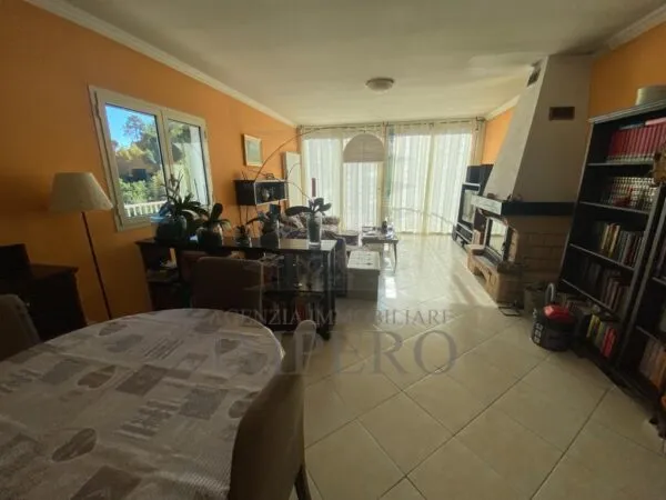 Villa Trifamiliare strada Degli Olandesi, Camporosso