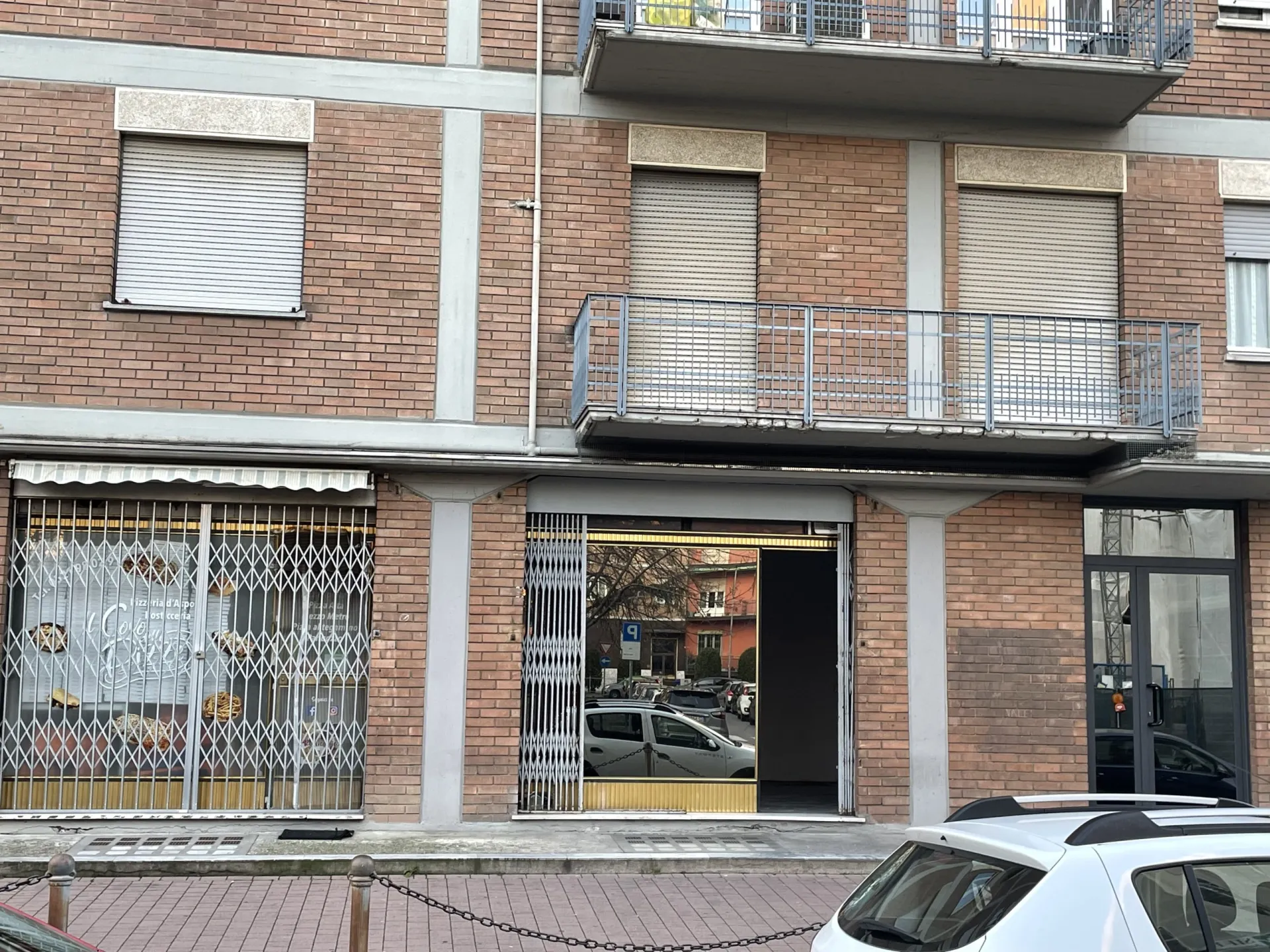 Immagine per Locale commerciale in vendita a Parma via Caselli 14