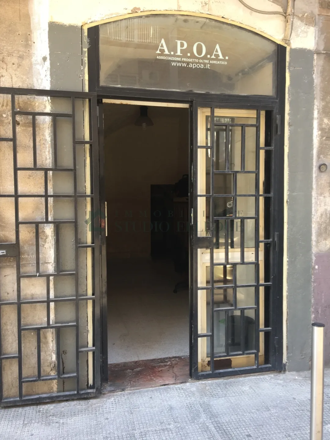Immagine per Locale commerciale in vendita a Bari via Domenico Nicolai 108