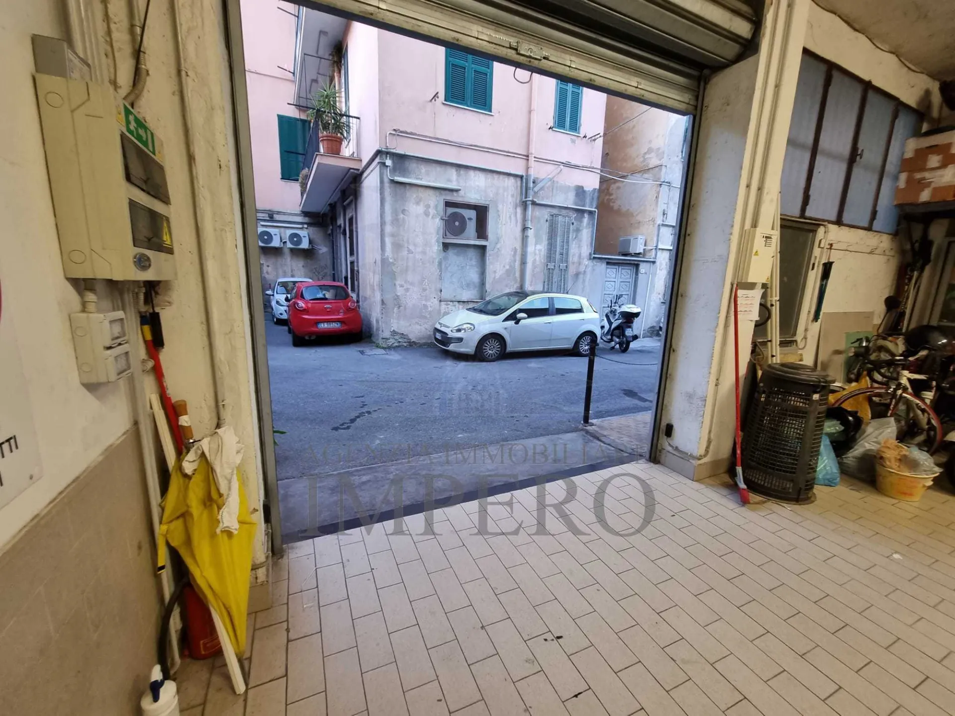 Immagine per Magazzino in vendita a Ventimiglia via Camillo Benso Conte Di Cavour