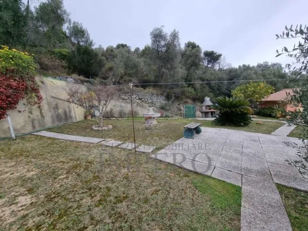 Villa Trifamiliare via Delle Otto Case 216, Ventimiglia