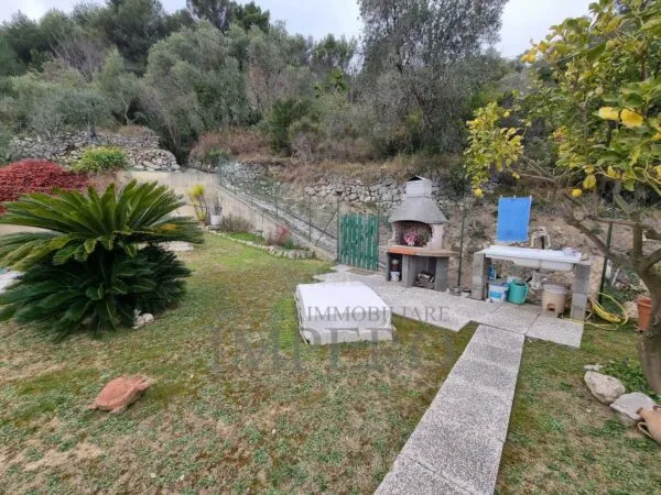 Villa Trifamiliare via Delle Otto Case 216, Ventimiglia