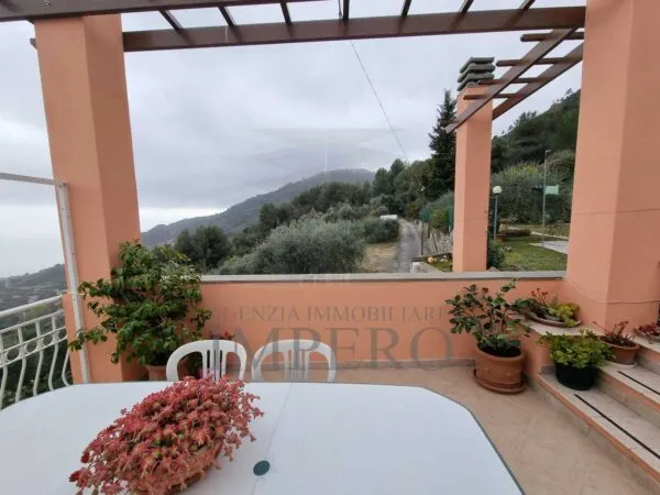 Villa Trifamiliare via Delle Otto Case 216, Ventimiglia