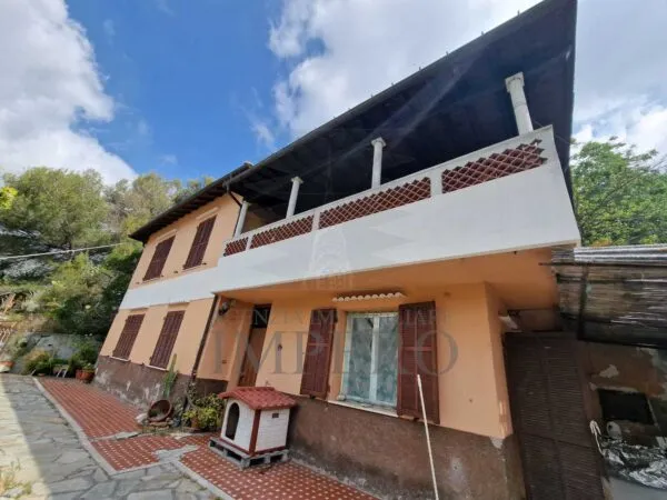Villa Trifamiliare corso Limone Piemonte 240, Roverino, Ventimiglia