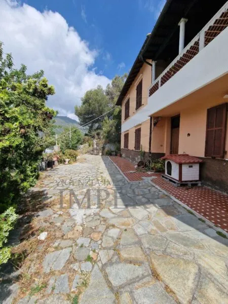 Villa Trifamiliare corso Limone Piemonte 240, Roverino, Ventimiglia