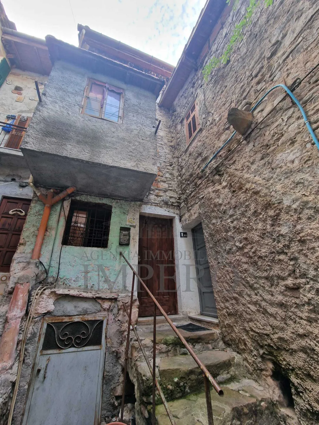 Immagine per Porzione di casa in vendita a Vallecrosia via Dritta