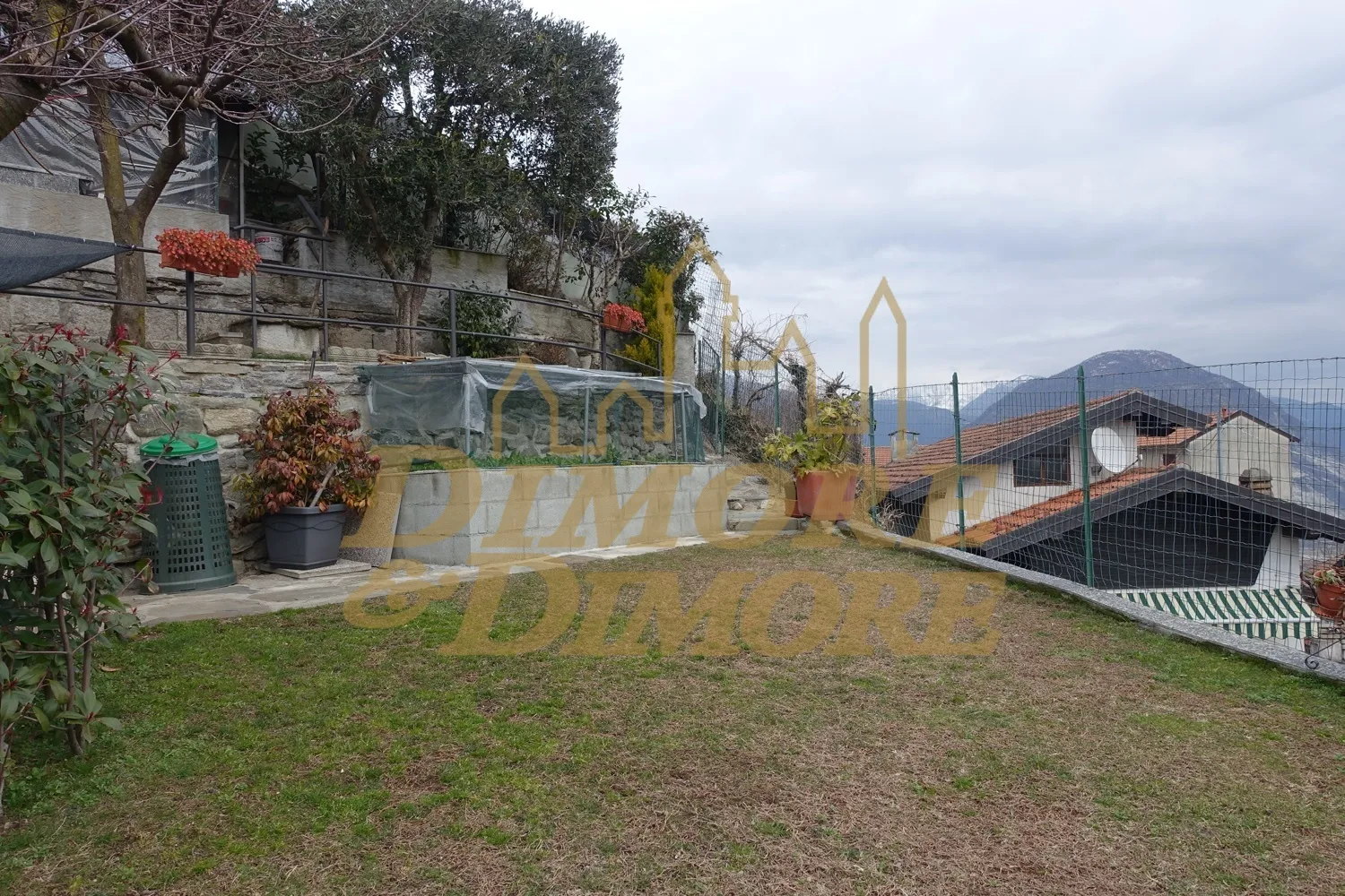 Immagine per Villa bifamiliare in vendita a Casale Corte Cerro via Crebbia