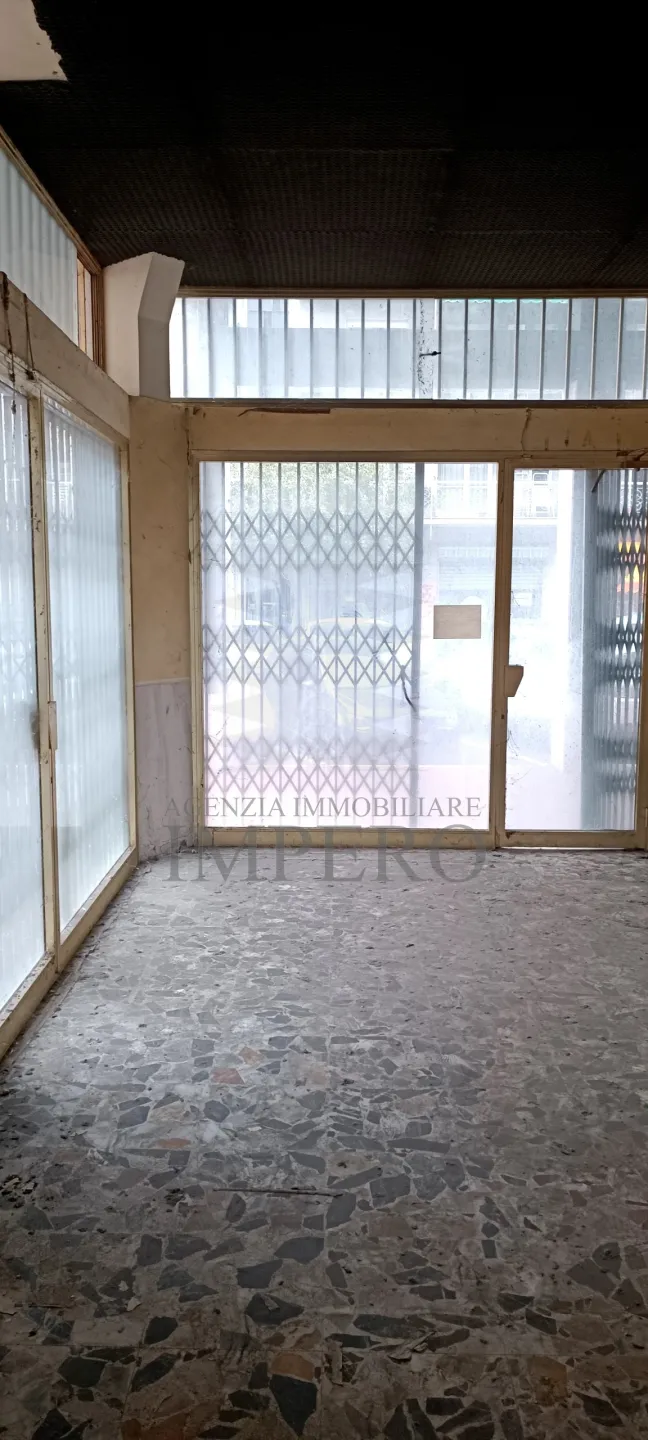 Immagine per Negozio in vendita a Ventimiglia via Filippo Turati